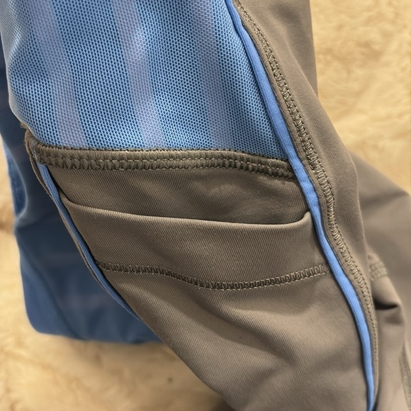 Ivivva by lululemon cropped capris leggings in grey in blue - Picture 7 of 8